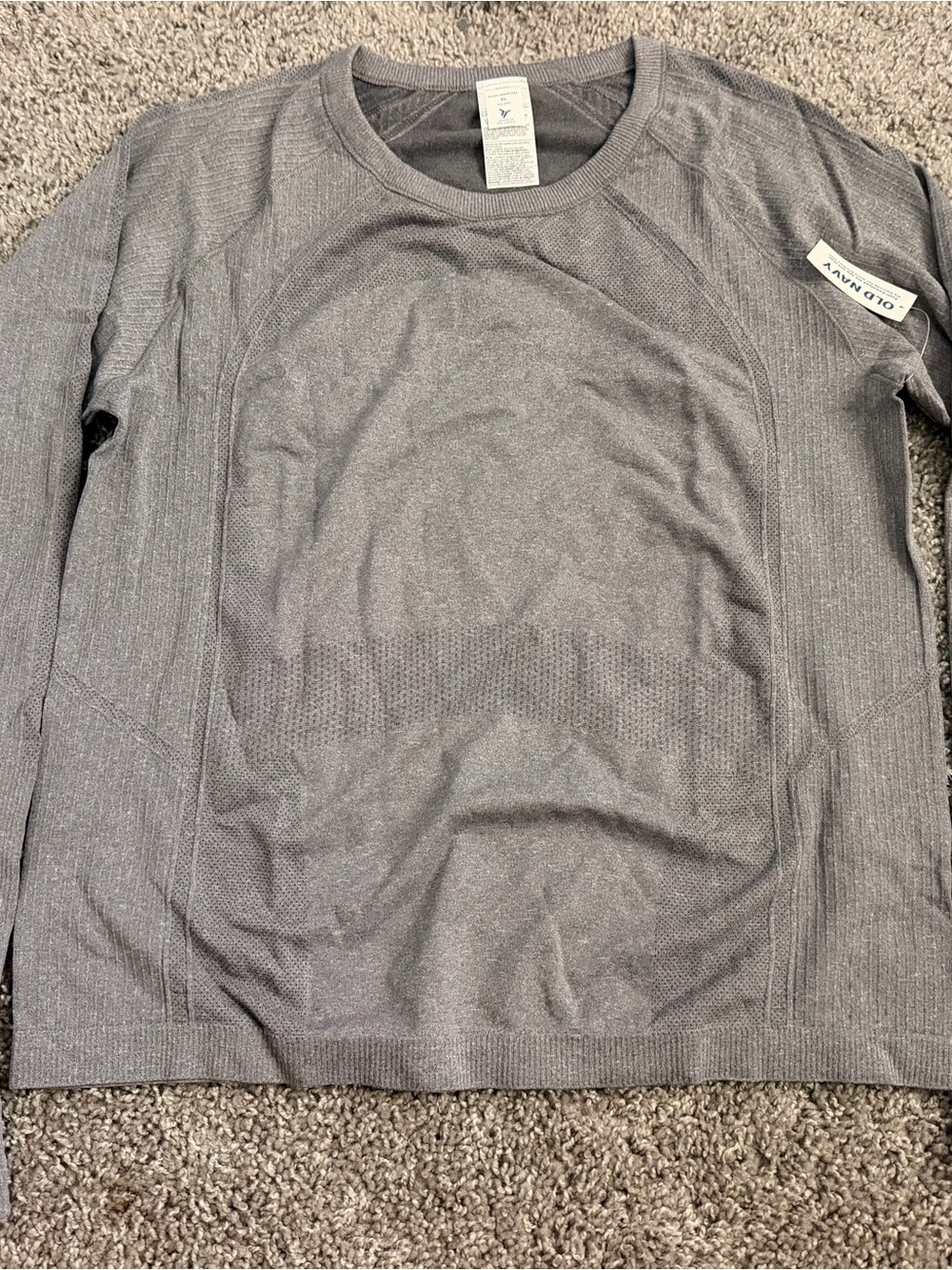 Old Navy Gray Long-Sleeve Seamless Performance Top - Picture 3 of 3